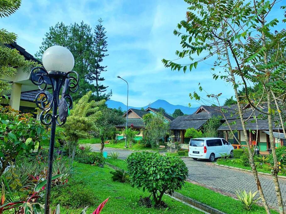 Designer Villa Osaka Puncak Exterior photo