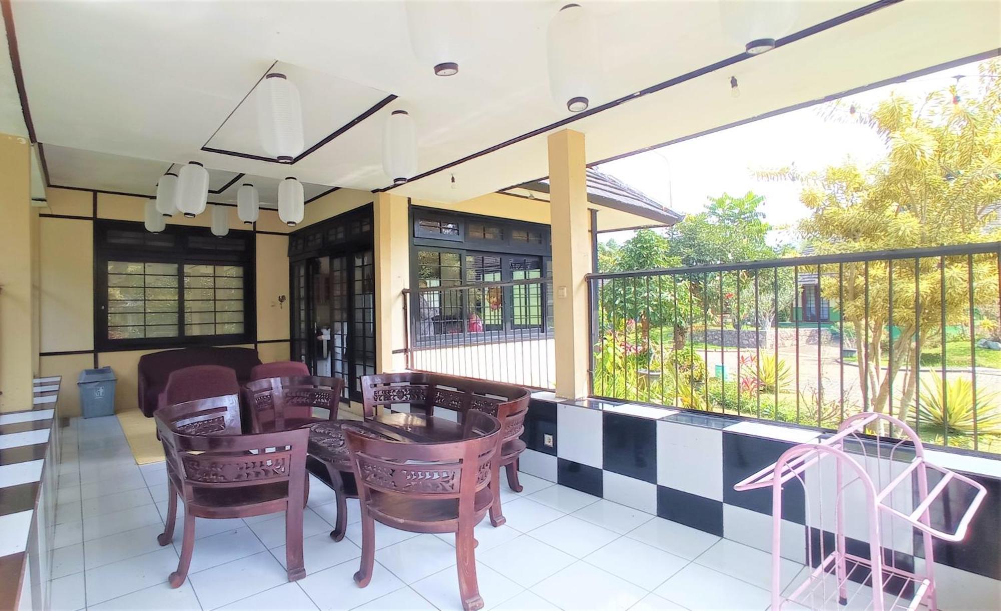 Designer Villa Osaka Puncak Exterior photo