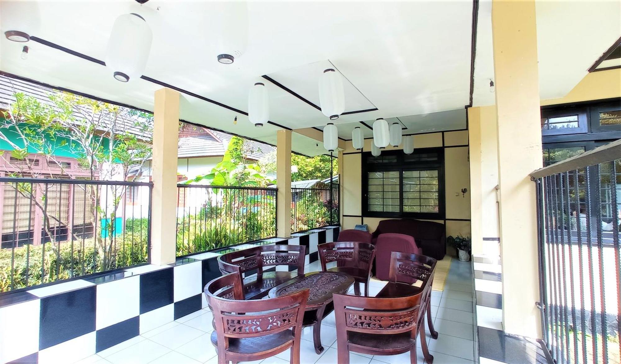 Designer Villa Osaka Puncak Exterior photo