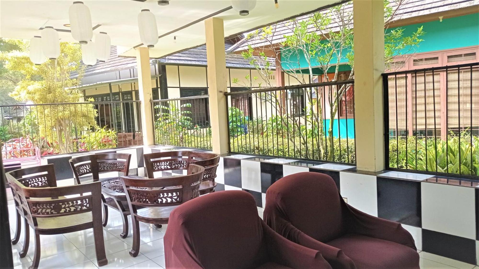 Designer Villa Osaka Puncak Exterior photo